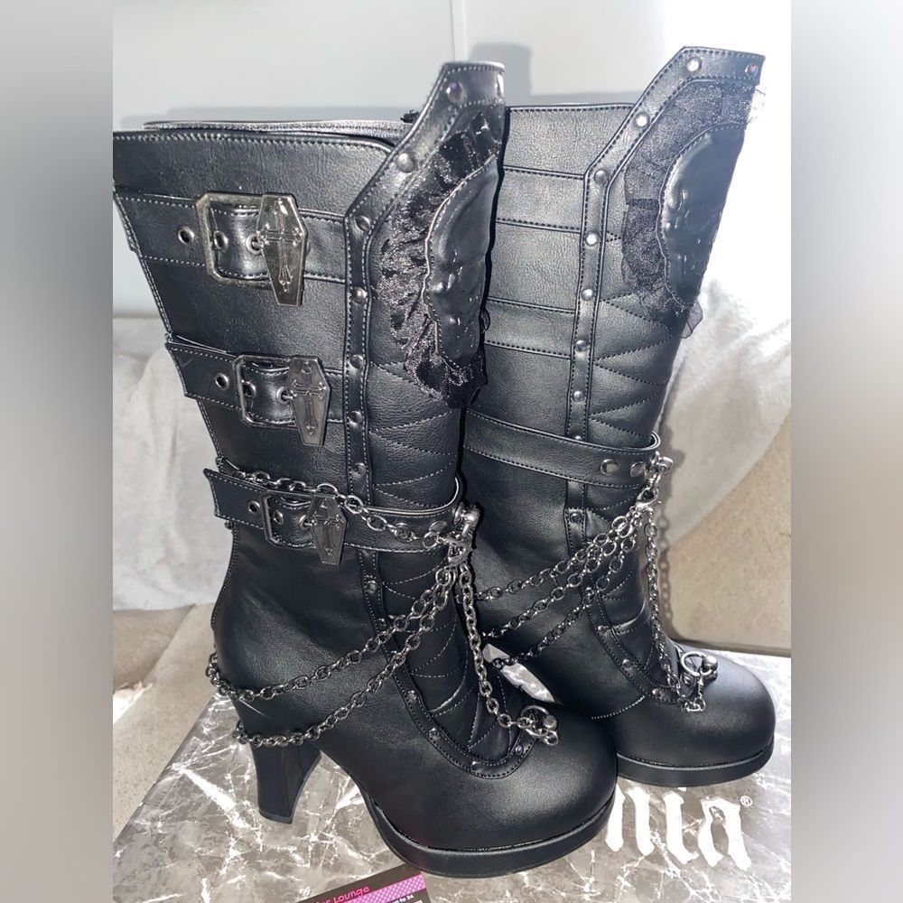 Demonia Skull & Coffin Chained Boots - Picture 4 of 6